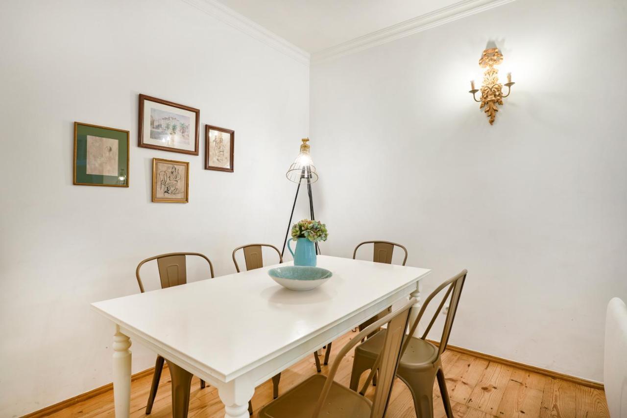 Spacious Bairro Alto Apartment With Courtyard, By Timecooler Lissabon Exterior foto